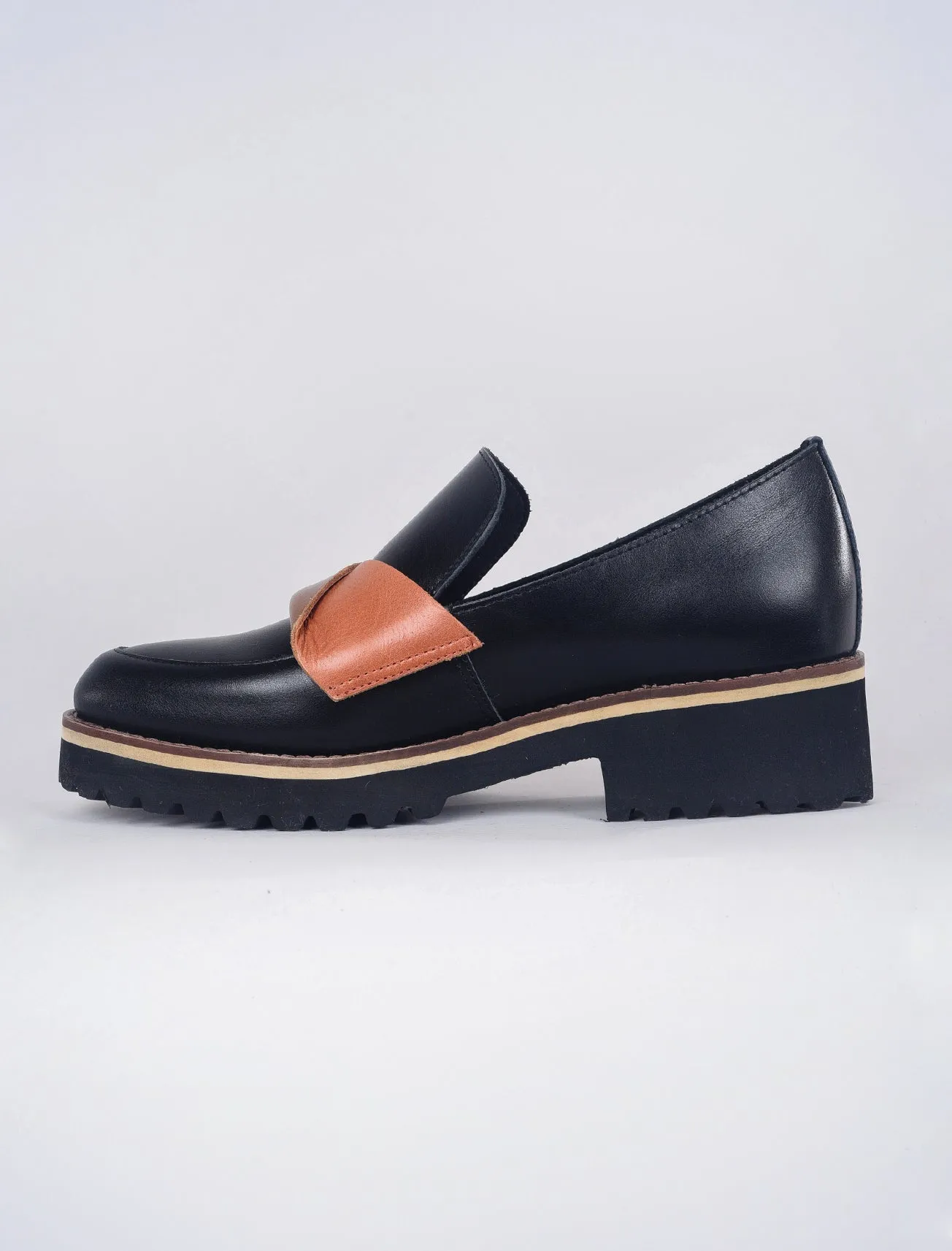 Flatsash Lugg Loafer, Black/Brown